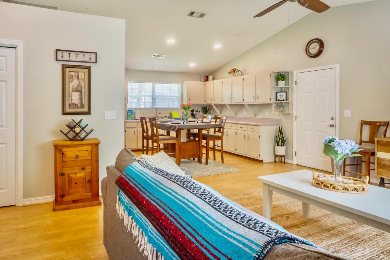 Life'S A Breeze! Updated 3B Home 10 Min To Beach! Gulf Breeze Buitenkant foto