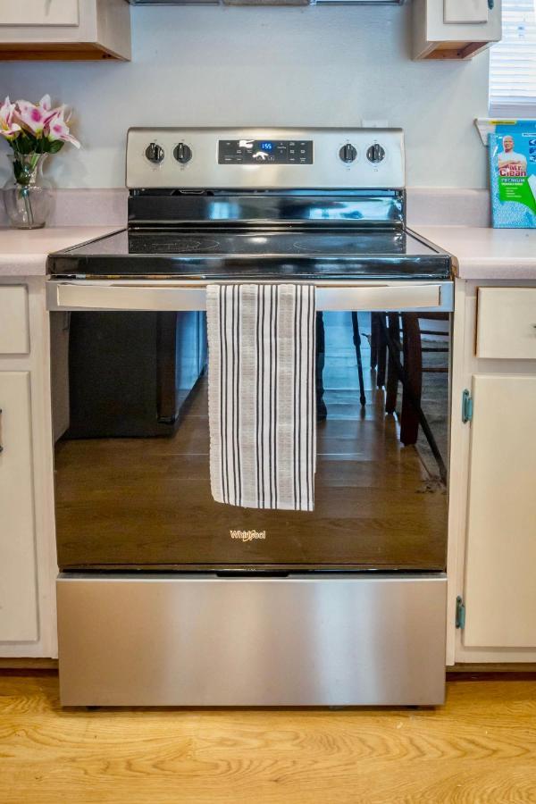 Life'S A Breeze! Updated 3B Home 10 Min To Beach! Gulf Breeze Buitenkant foto
