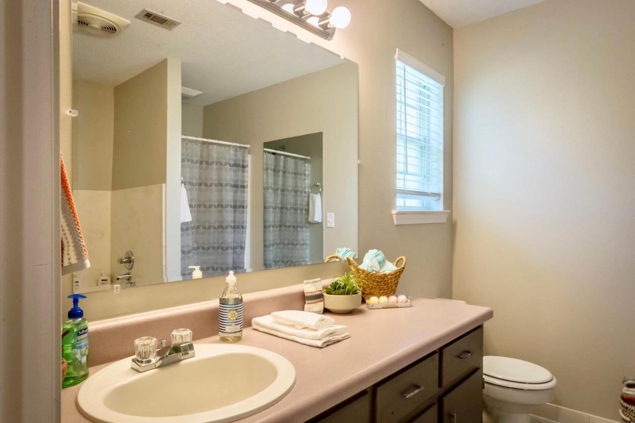 Life'S A Breeze! Updated 3B Home 10 Min To Beach! Gulf Breeze Buitenkant foto