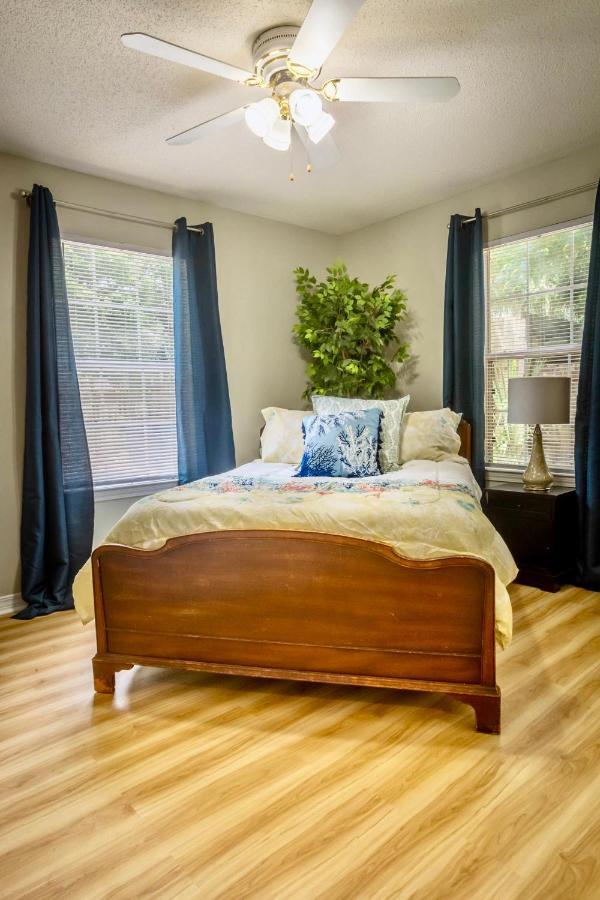 Life'S A Breeze! Updated 3B Home 10 Min To Beach! Gulf Breeze Buitenkant foto